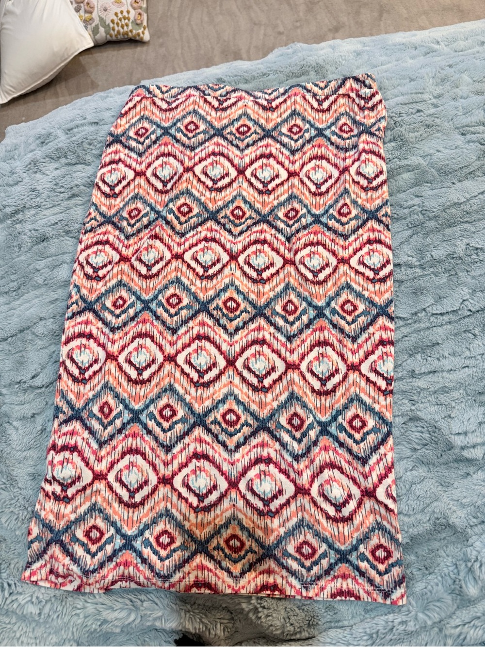 Matty M Coral & Blue Geometric Pencil Skirt Size Large